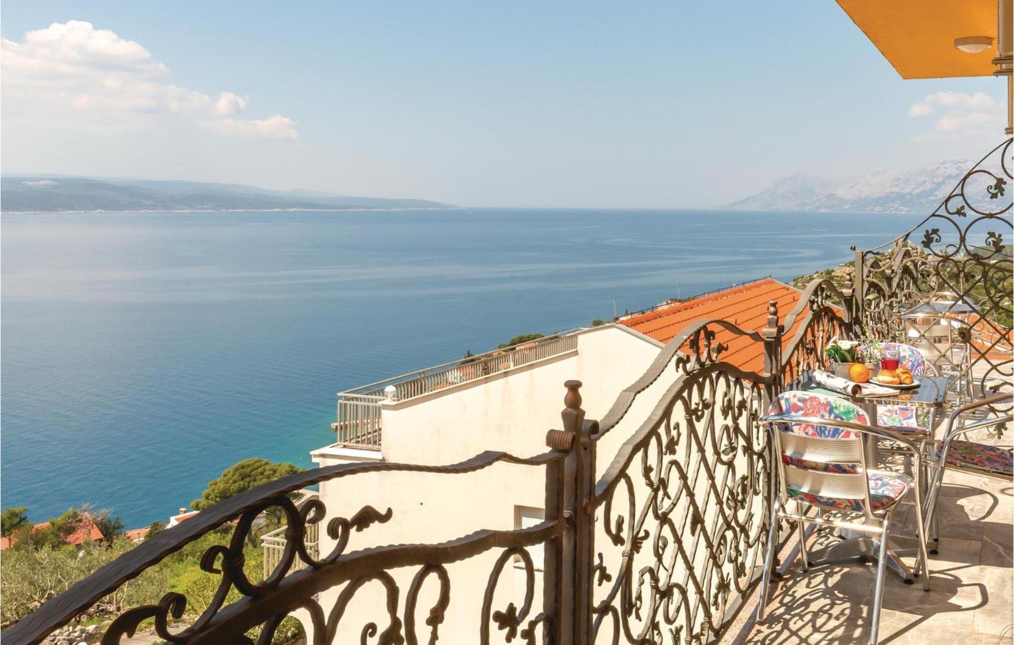 Nice Apartment In Krvavica With House Sea View Экстерьер фото