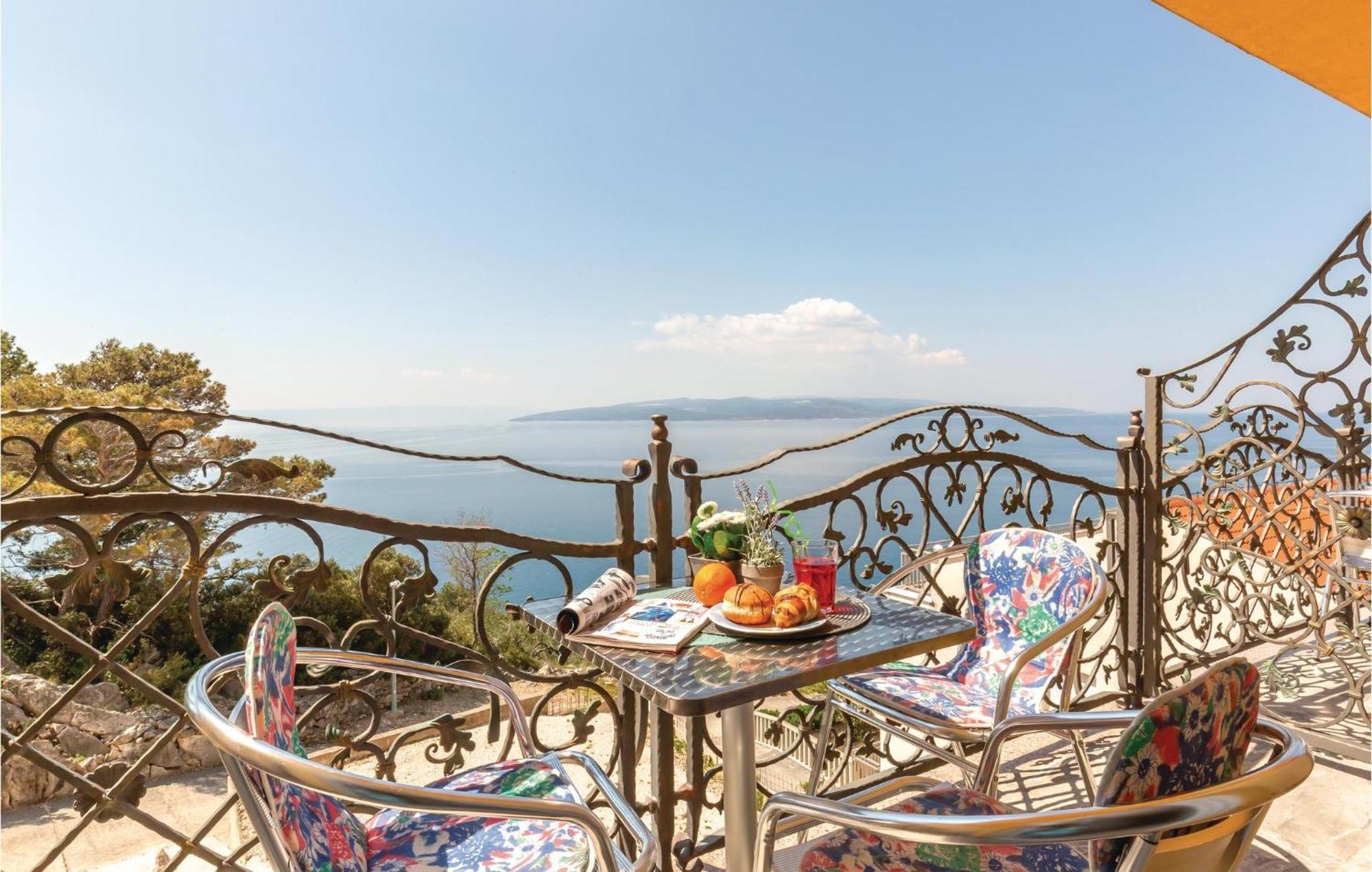 Nice Apartment In Krvavica With House Sea View Экстерьер фото